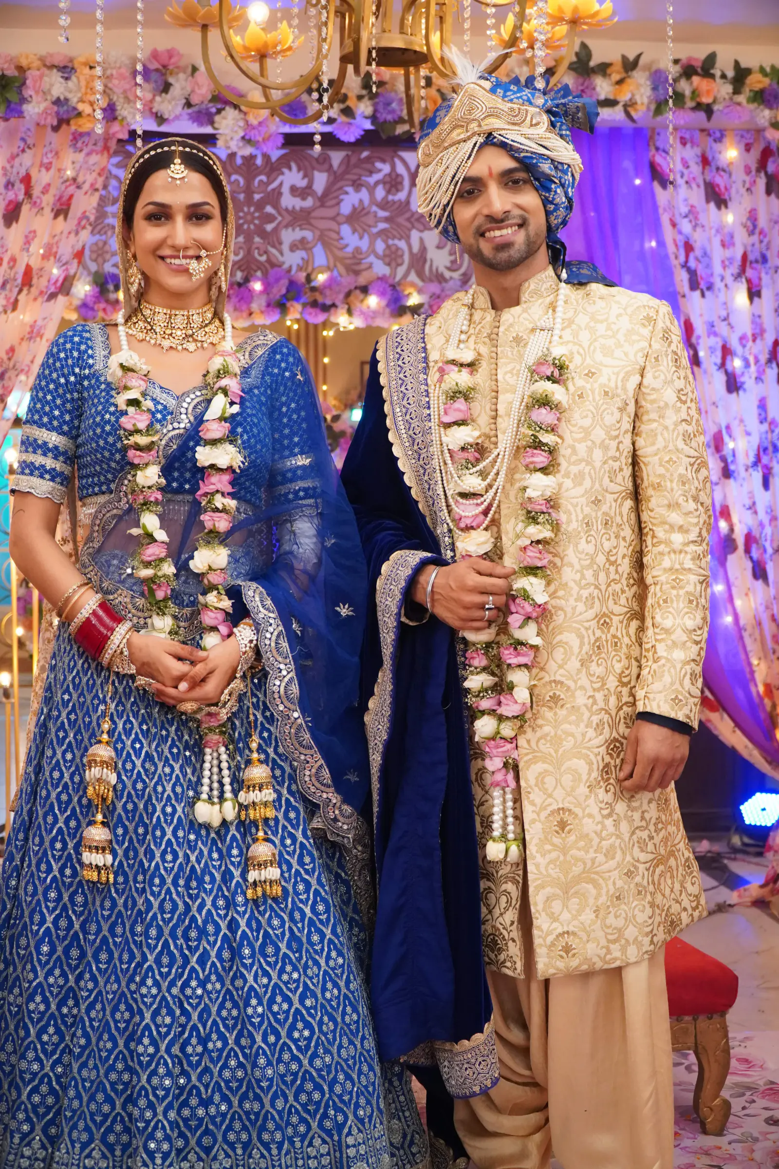 Badall Pe Paon Hai’s Baani Performs Ve Haaniya, by Ravi and Sargun, in Memorable Restaurant Moment