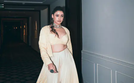 Shalmali’s ‘Awaara’ Sets the Mood for Love and Longing